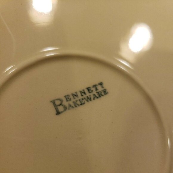 Vintage BENNETT POTTERY BAKEWARE SILHOUETTE CAKE PLATE COURTING ROYALTY 11" - Picture 5 of 5